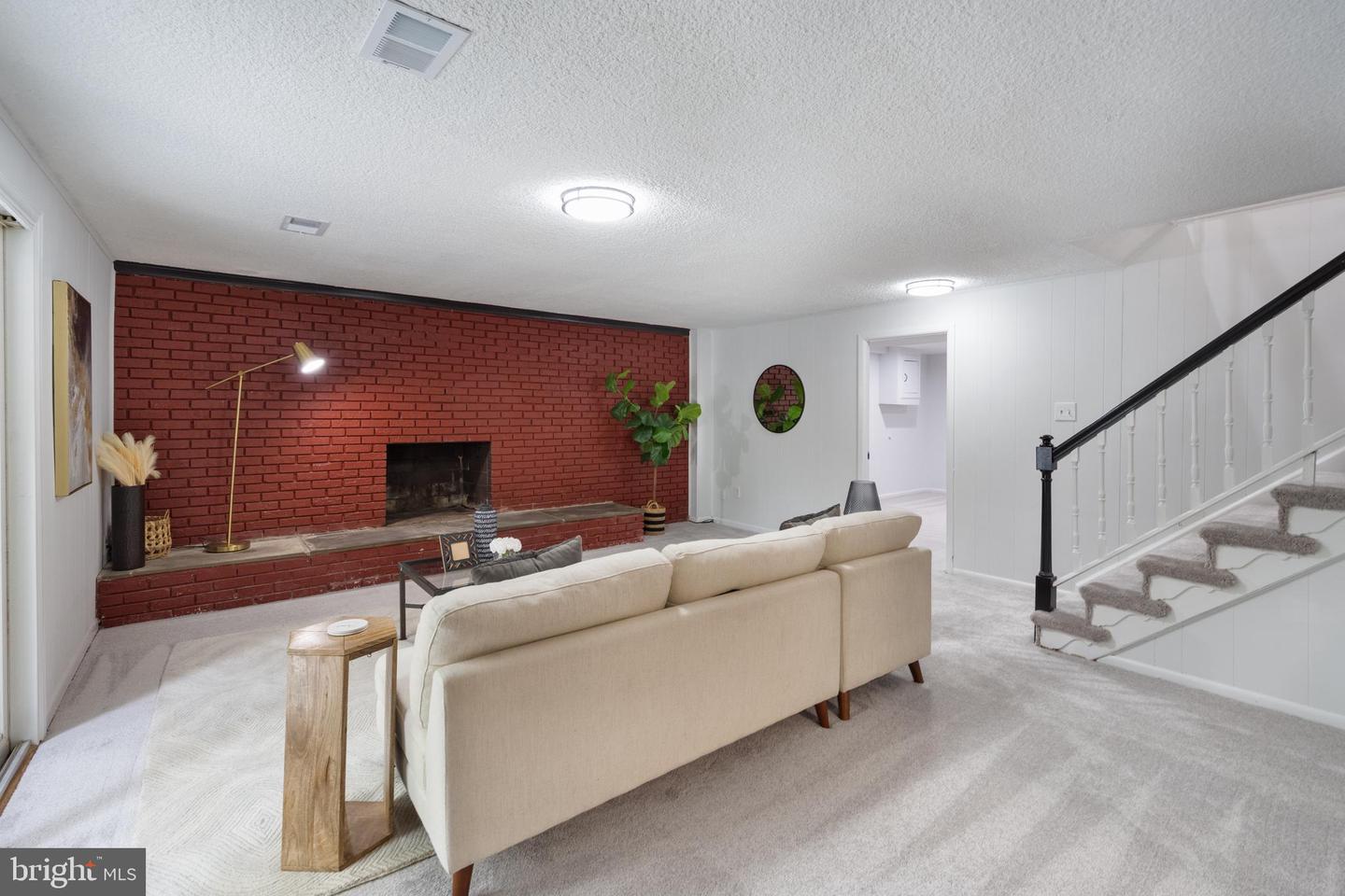 6410 WYNGATE DR, SPRINGFIELD, Virginia 22152, 6 Bedrooms Bedrooms, 15 Rooms Rooms,3 BathroomsBathrooms,Residential,For sale,6410 WYNGATE DR,VAFX2259122 MLS # VAFX2259122