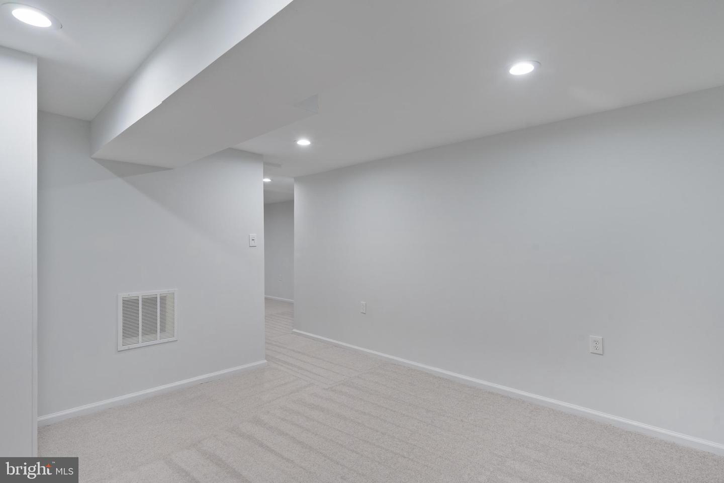 6410 WYNGATE DR, SPRINGFIELD, Virginia 22152, 6 Bedrooms Bedrooms, 15 Rooms Rooms,3 BathroomsBathrooms,Residential,For sale,6410 WYNGATE DR,VAFX2259122 MLS # VAFX2259122