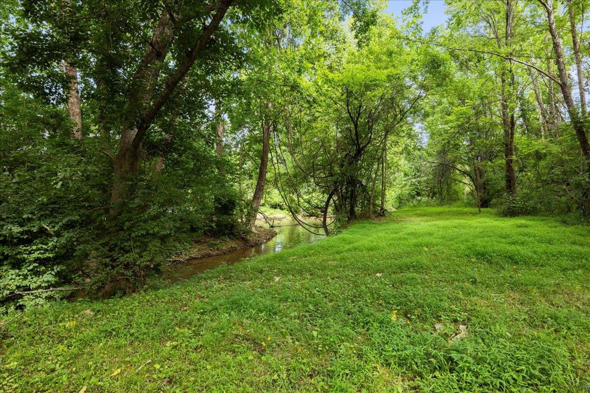 33 OLD GOOSE CREEK RD, STAUNTON, Virginia 24401, 2 Bedrooms Bedrooms, ,1 BathroomBathrooms,Residential,33 OLD GOOSE CREEK RD,667489 MLS # 667489