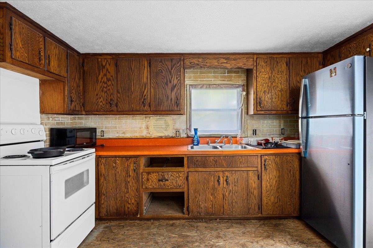 33 OLD GOOSE CREEK RD, STAUNTON, Virginia 24401, 2 Bedrooms Bedrooms, ,1 BathroomBathrooms,Residential,33 OLD GOOSE CREEK RD,667489 MLS # 667489