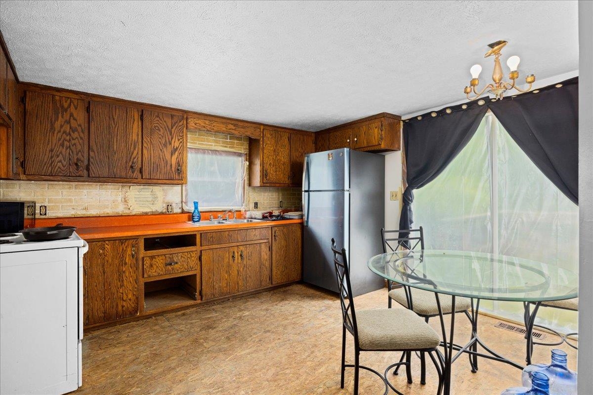 33 OLD GOOSE CREEK RD, STAUNTON, Virginia 24401, 2 Bedrooms Bedrooms, ,1 BathroomBathrooms,Residential,33 OLD GOOSE CREEK RD,667489 MLS # 667489