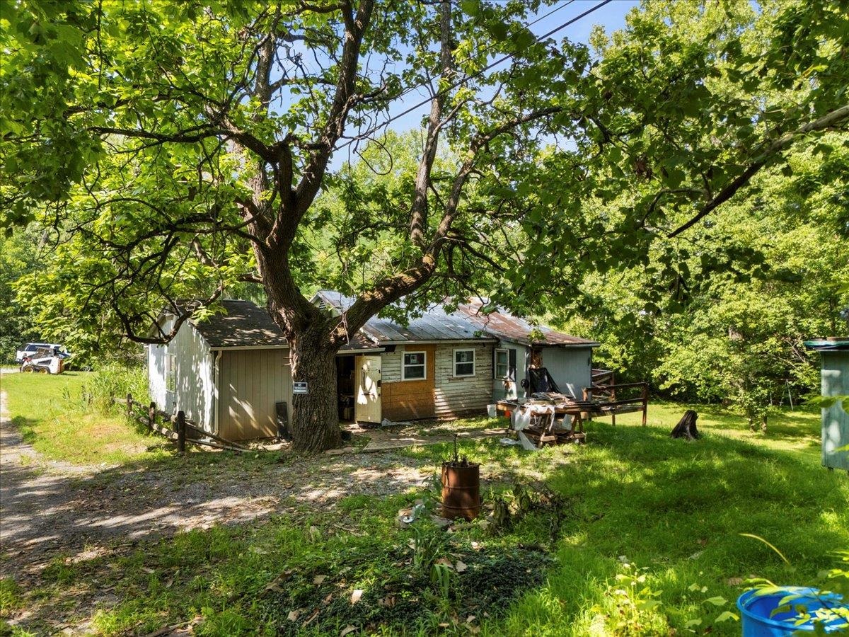 33 OLD GOOSE CREEK RD, STAUNTON, Virginia 24401, 2 Bedrooms Bedrooms, ,1 BathroomBathrooms,Residential,33 OLD GOOSE CREEK RD,667489 MLS # 667489
