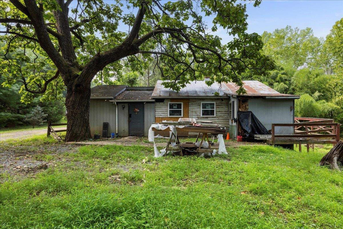 33 OLD GOOSE CREEK RD, STAUNTON, Virginia 24401, 2 Bedrooms Bedrooms, ,1 BathroomBathrooms,Residential,33 OLD GOOSE CREEK RD,667489 MLS # 667489