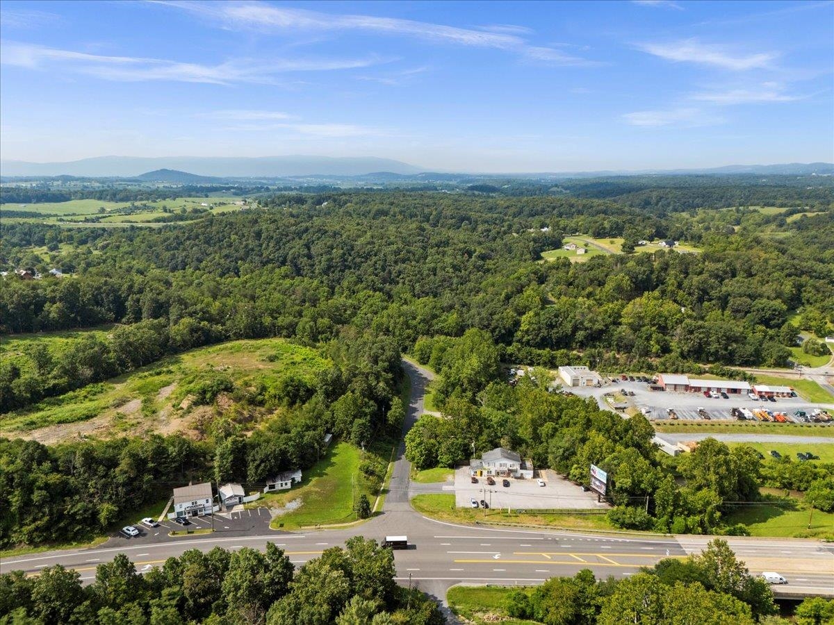 33 OLD GOOSE CREEK RD, STAUNTON, Virginia 24401, 2 Bedrooms Bedrooms, ,1 BathroomBathrooms,Residential,33 OLD GOOSE CREEK RD,667489 MLS # 667489