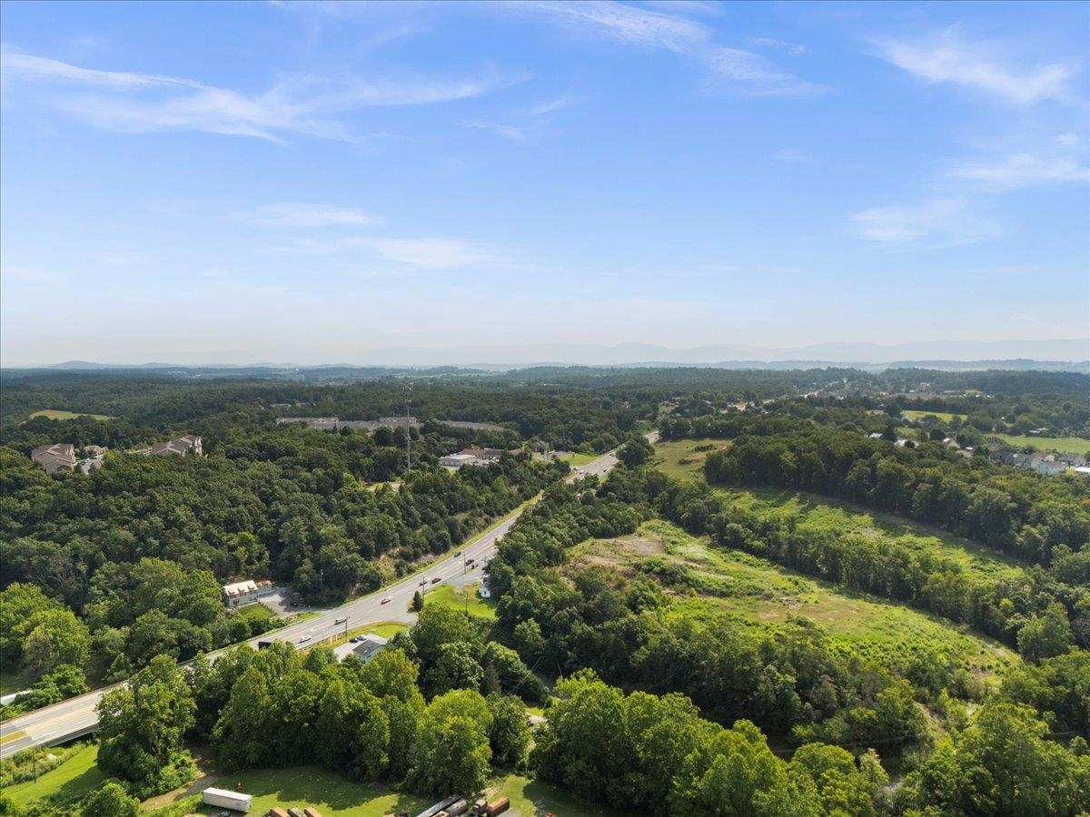 33 OLD GOOSE CREEK RD, STAUNTON, Virginia 24401, 2 Bedrooms Bedrooms, ,1 BathroomBathrooms,Residential,33 OLD GOOSE CREEK RD,667489 MLS # 667489
