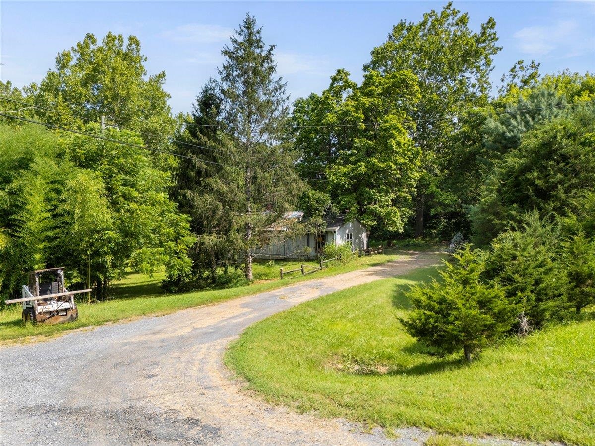 33 OLD GOOSE CREEK RD, STAUNTON, Virginia 24401, 2 Bedrooms Bedrooms, ,1 BathroomBathrooms,Residential,33 OLD GOOSE CREEK RD,667489 MLS # 667489