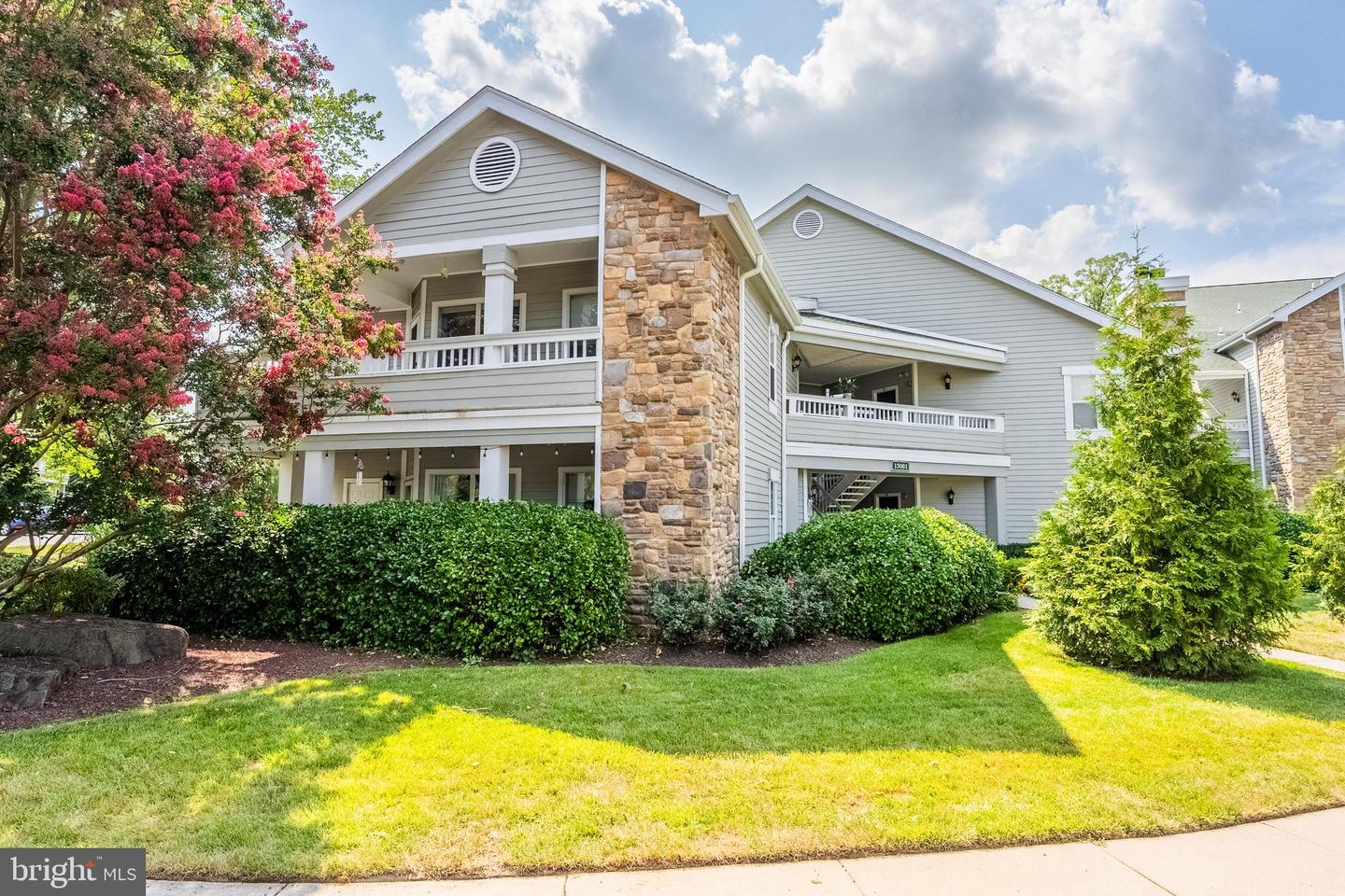 13081 AUTUMN WOODS WAY #203, FAIRFAX, Virginia 22033, 2 Bedrooms Bedrooms, ,2 BathroomsBathrooms,Residential,For sale,13081 AUTUMN WOODS WAY #203,VAFX2259118 MLS # VAFX2259118