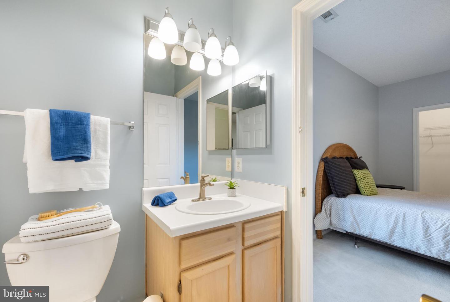 13081 AUTUMN WOODS WAY #203, FAIRFAX, Virginia 22033, 2 Bedrooms Bedrooms, ,2 BathroomsBathrooms,Residential,For sale,13081 AUTUMN WOODS WAY #203,VAFX2259118 MLS # VAFX2259118