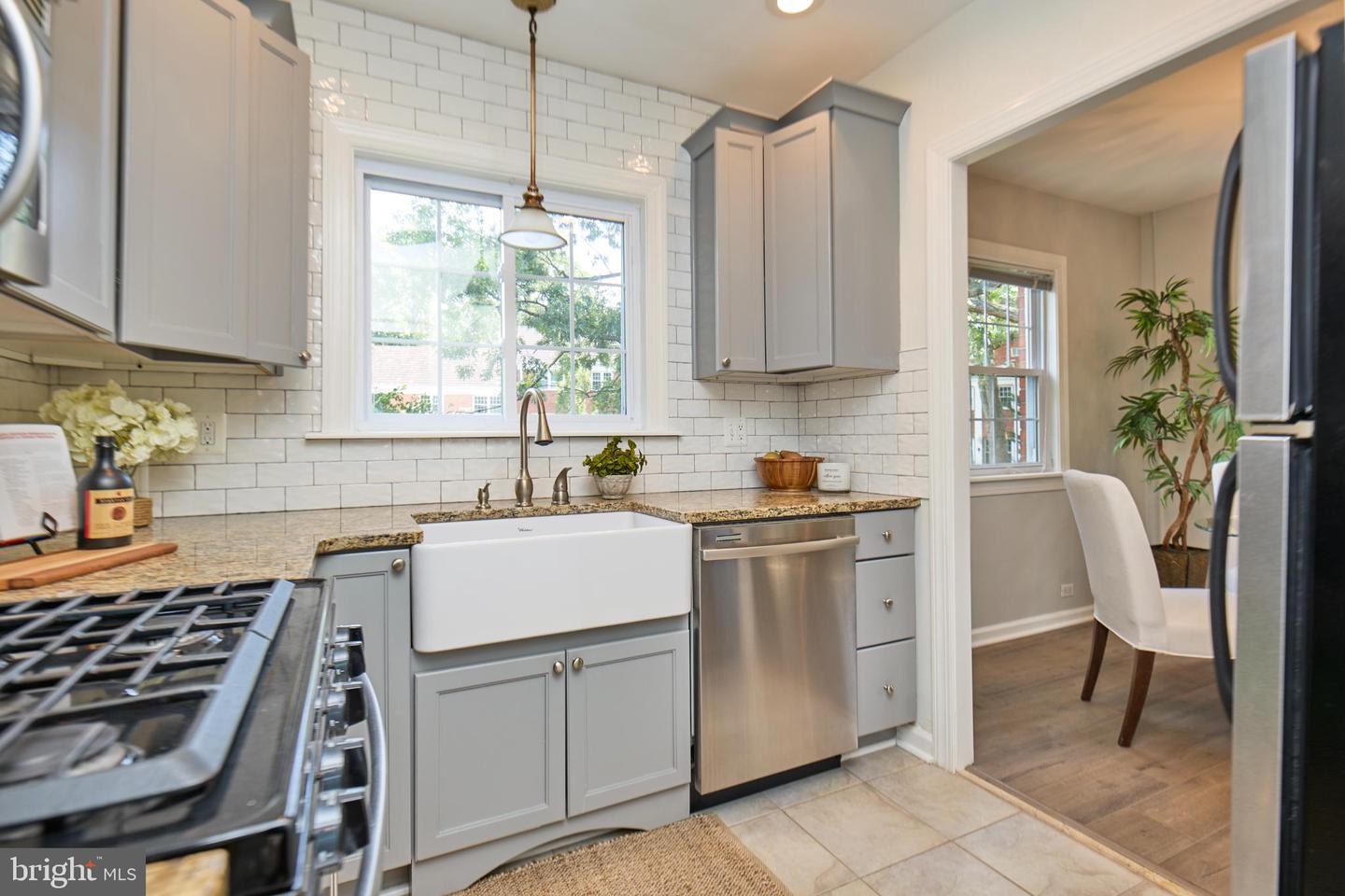 3111 VALLEY DR, ALEXANDRIA, Virginia 22302, 1 Bedroom Bedrooms, 5 Rooms Rooms,1 BathroomBathrooms,Residential,For sale,3111 VALLEY DR,VAAX2048174 MLS # VAAX2048174