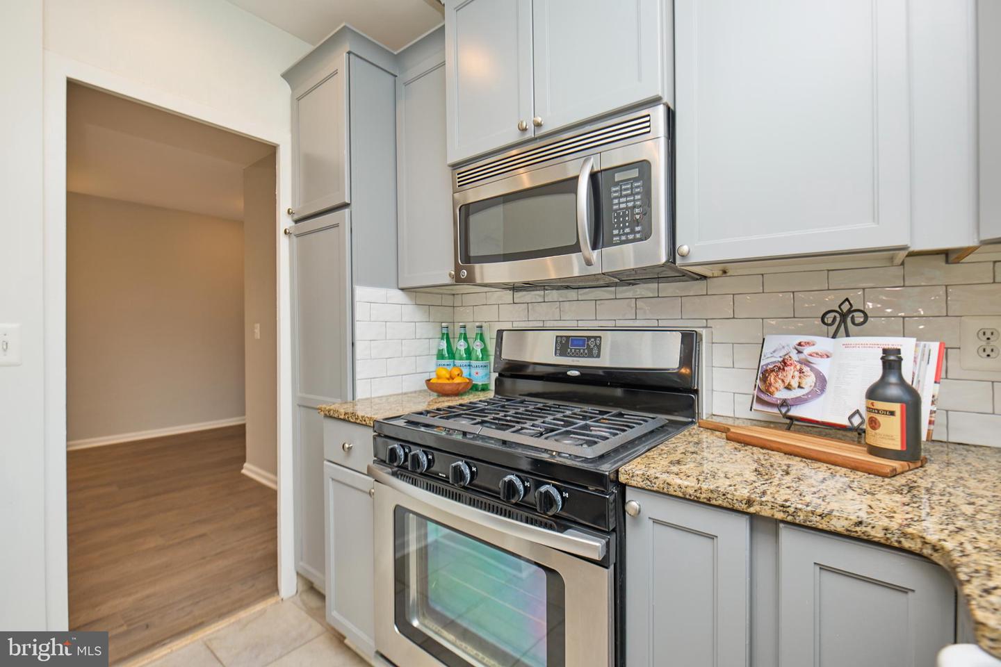 3111 VALLEY DR, ALEXANDRIA, Virginia 22302, 1 Bedroom Bedrooms, 5 Rooms Rooms,1 BathroomBathrooms,Residential,For sale,3111 VALLEY DR,VAAX2048174 MLS # VAAX2048174
