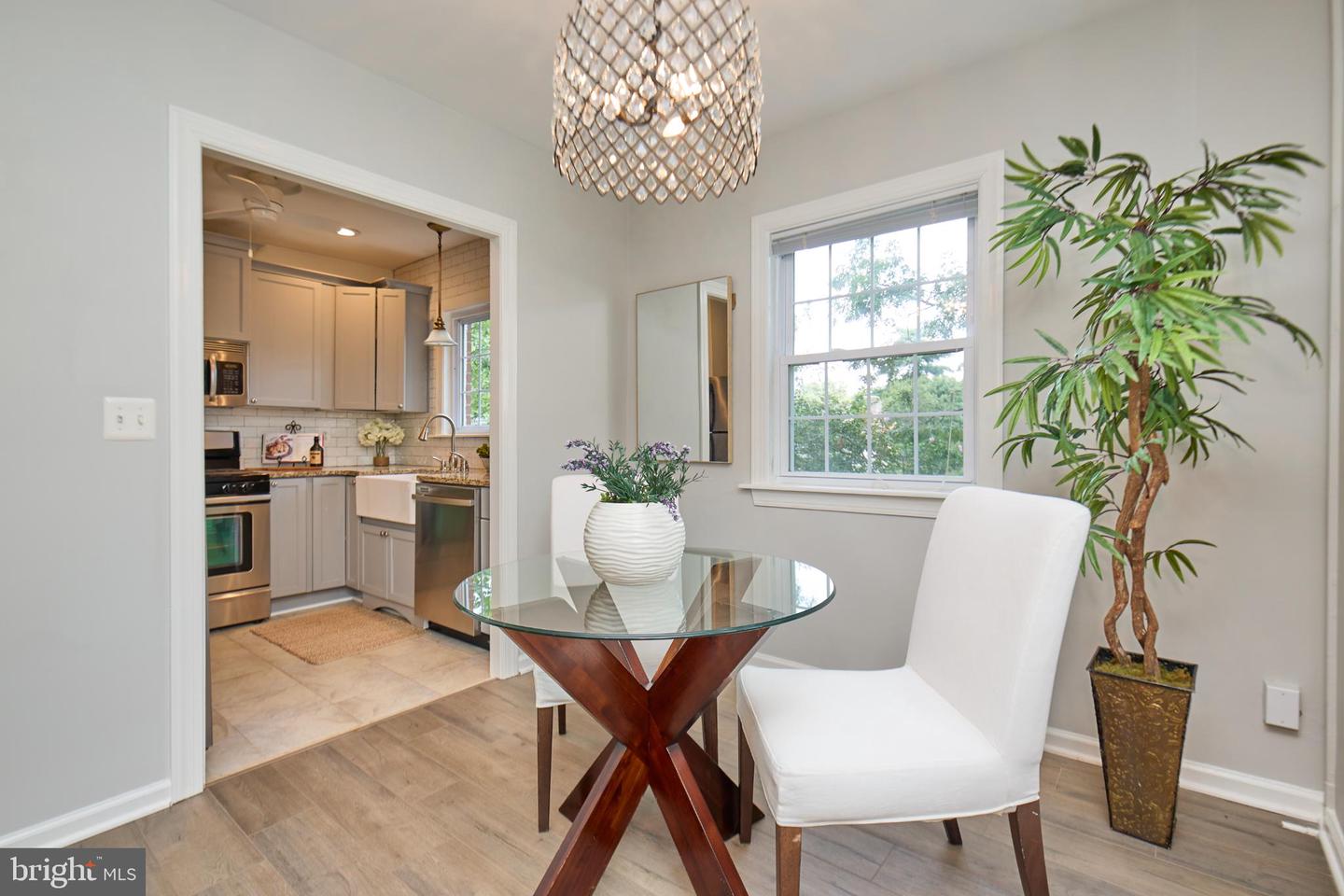 3111 VALLEY DR, ALEXANDRIA, Virginia 22302, 1 Bedroom Bedrooms, 5 Rooms Rooms,1 BathroomBathrooms,Residential,For sale,3111 VALLEY DR,VAAX2048174 MLS # VAAX2048174