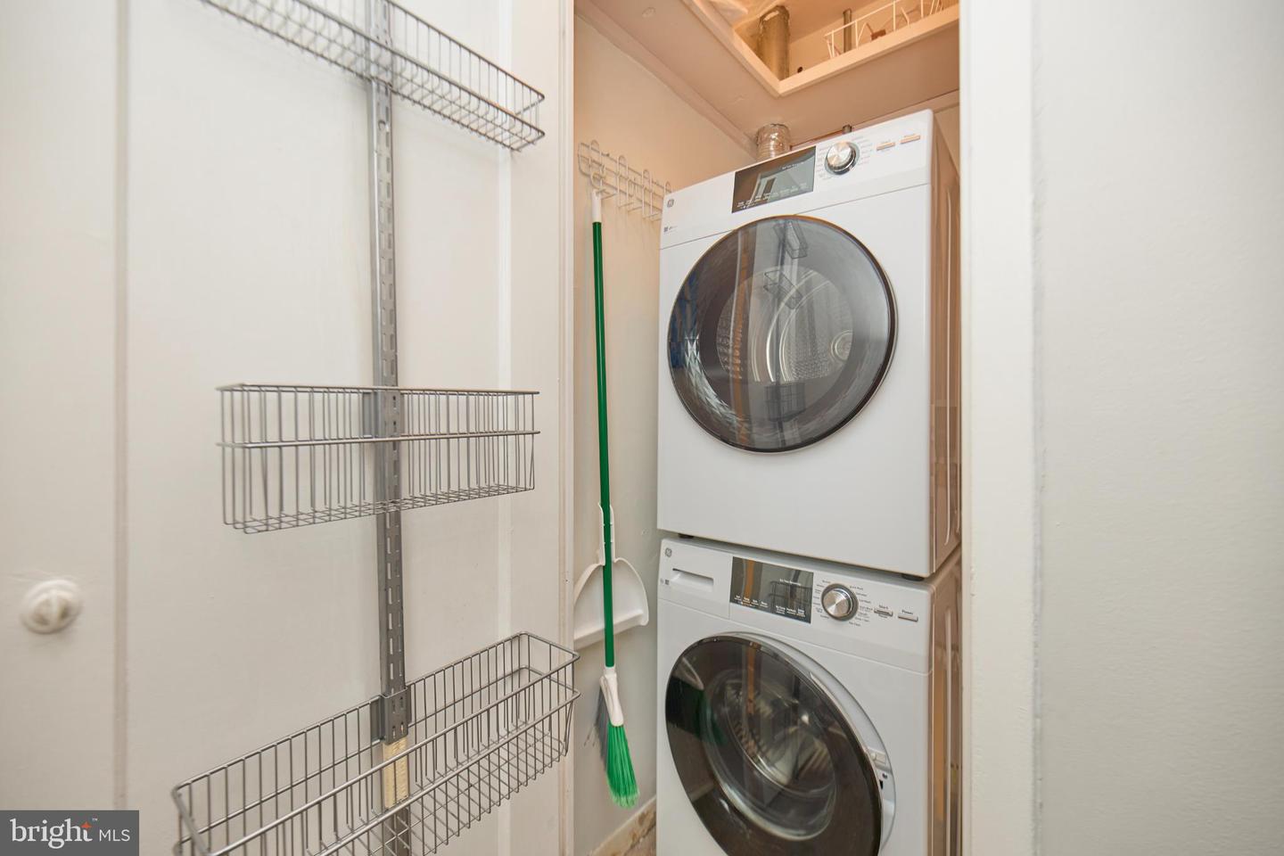 3111 VALLEY DR, ALEXANDRIA, Virginia 22302, 1 Bedroom Bedrooms, 5 Rooms Rooms,1 BathroomBathrooms,Residential,For sale,3111 VALLEY DR,VAAX2048174 MLS # VAAX2048174