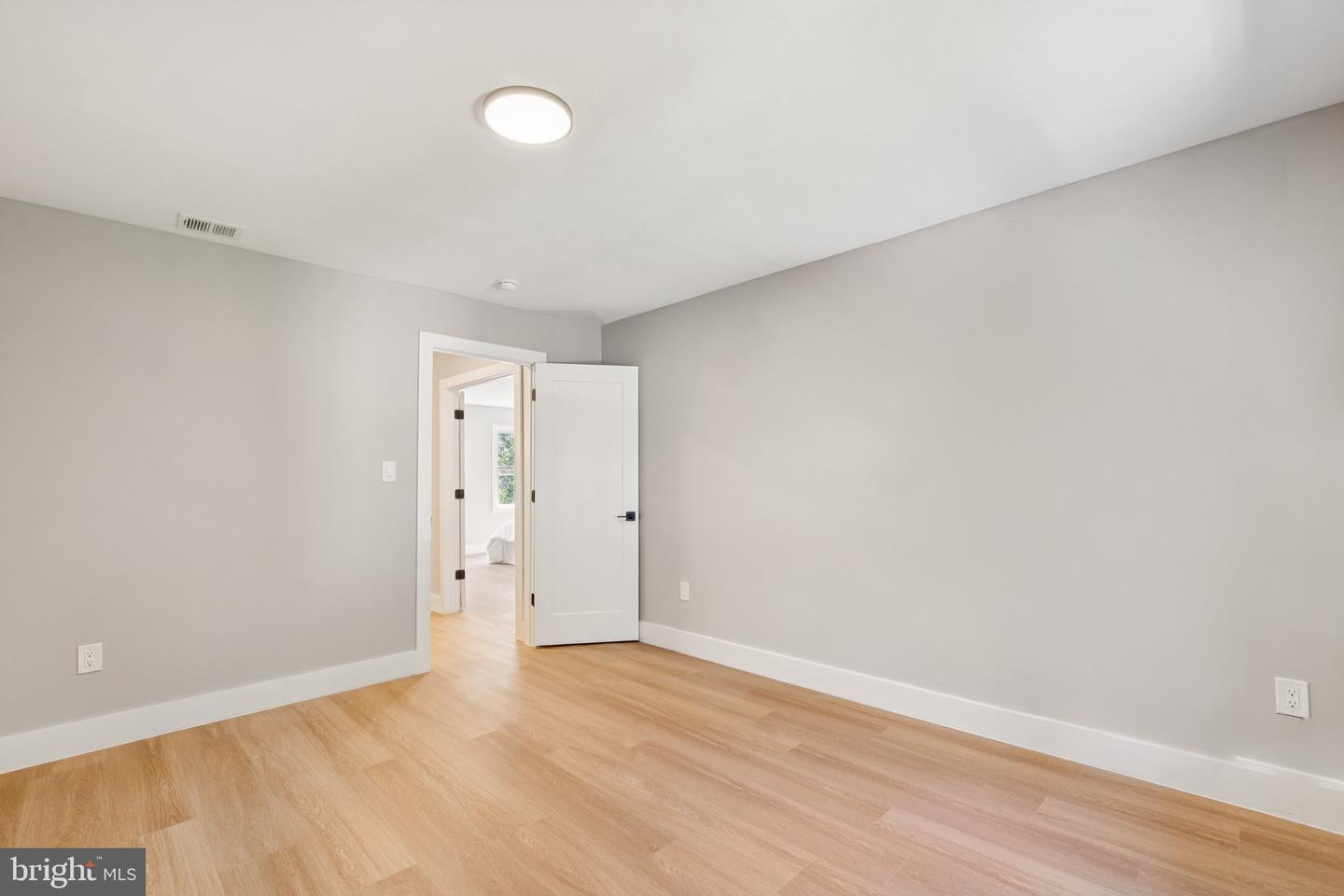 3118 MILLER HEIGHTS RD, OAKTON, Virginia 22124, 5 Bedrooms Bedrooms, ,4 BathroomsBathrooms,Residential,For sale,3118 MILLER HEIGHTS RD,VAFX2259184 MLS # VAFX2259184