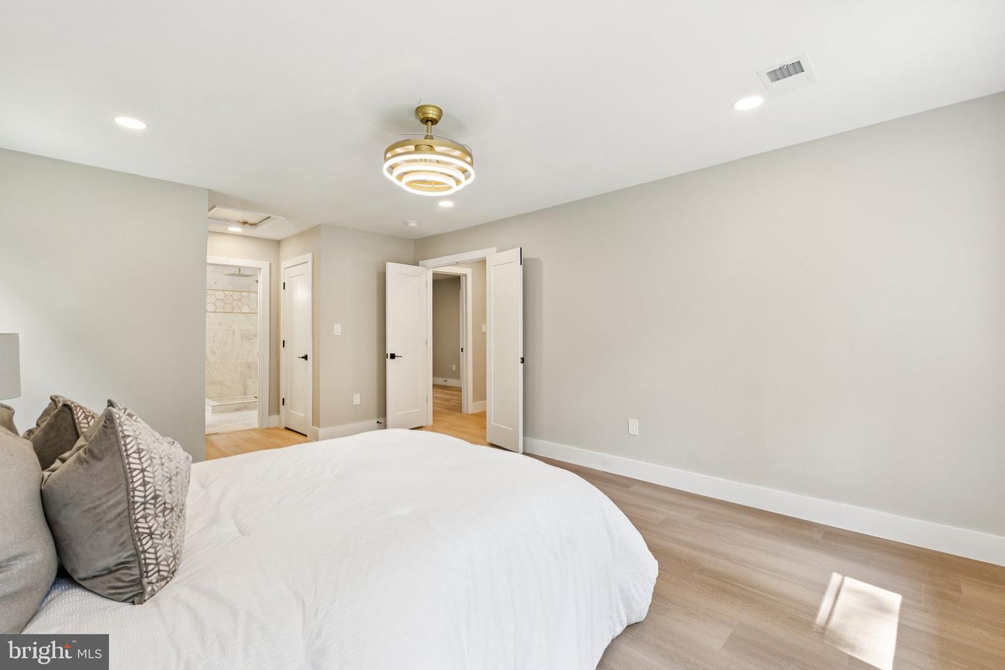 3118 MILLER HEIGHTS RD, OAKTON, Virginia 22124, 5 Bedrooms Bedrooms, ,4 BathroomsBathrooms,Residential,For sale,3118 MILLER HEIGHTS RD,VAFX2259184 MLS # VAFX2259184