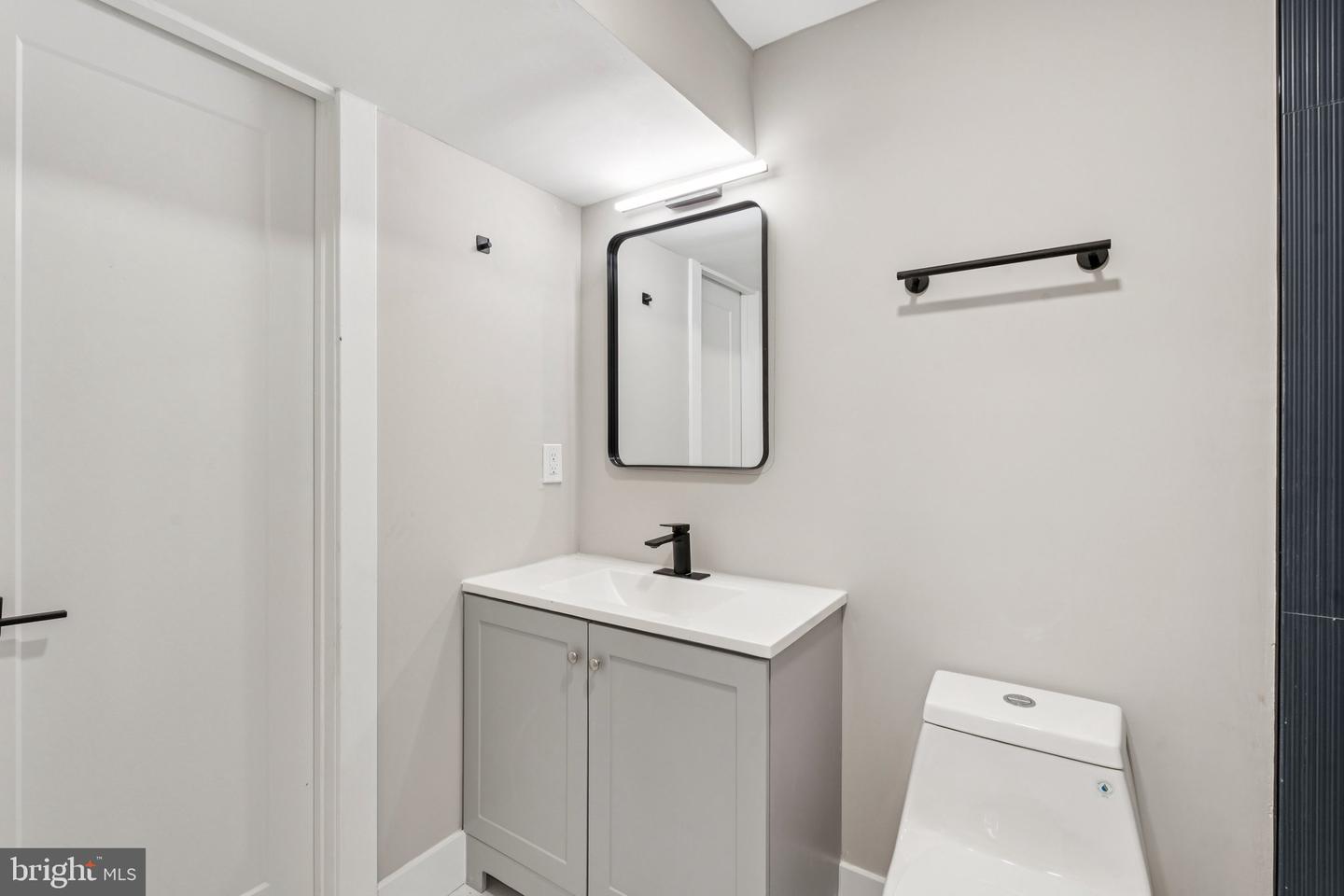 3118 MILLER HEIGHTS RD, OAKTON, Virginia 22124, 5 Bedrooms Bedrooms, ,4 BathroomsBathrooms,Residential,For sale,3118 MILLER HEIGHTS RD,VAFX2259184 MLS # VAFX2259184