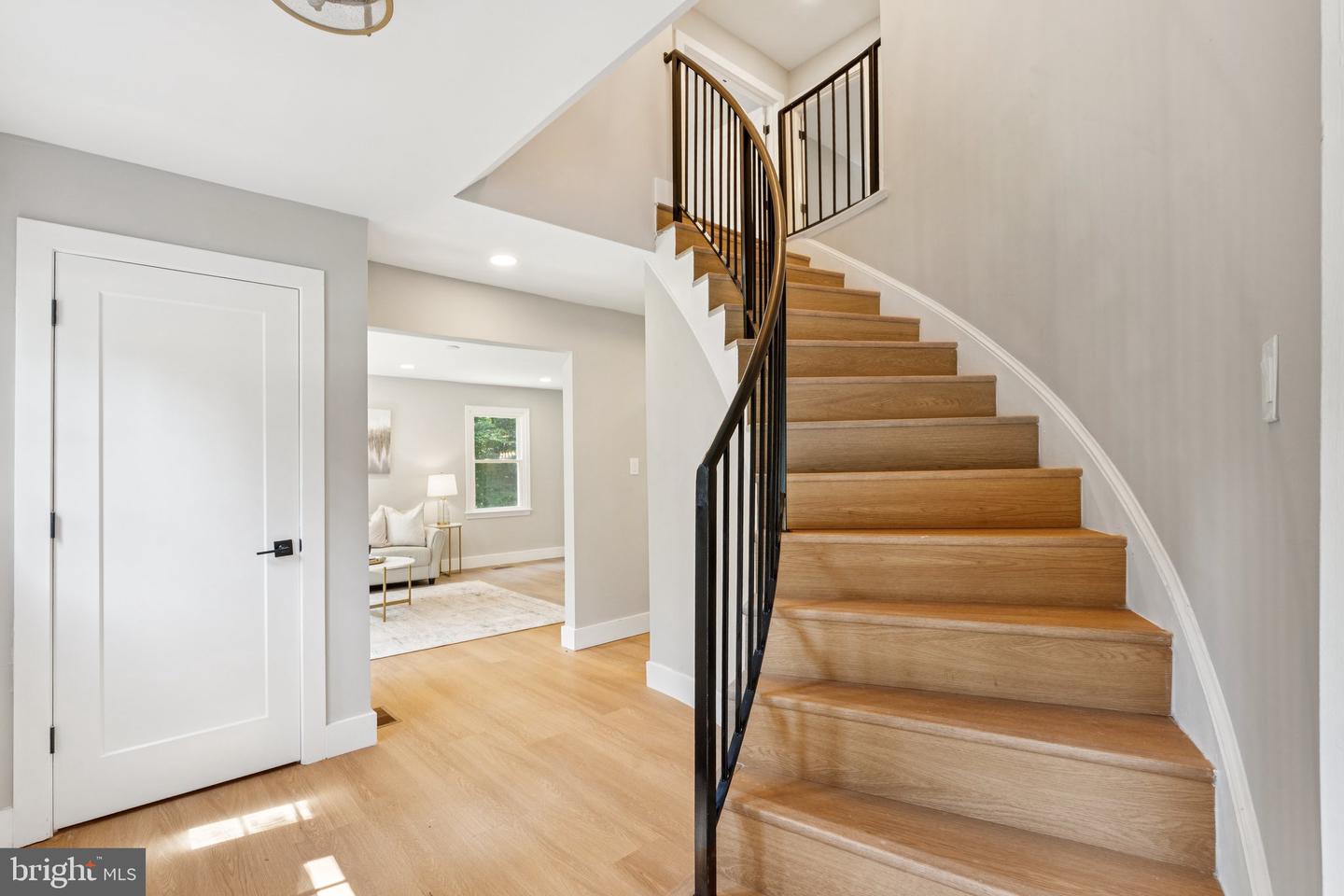 3118 MILLER HEIGHTS RD, OAKTON, Virginia 22124, 5 Bedrooms Bedrooms, ,4 BathroomsBathrooms,Residential,For sale,3118 MILLER HEIGHTS RD,VAFX2259184 MLS # VAFX2259184