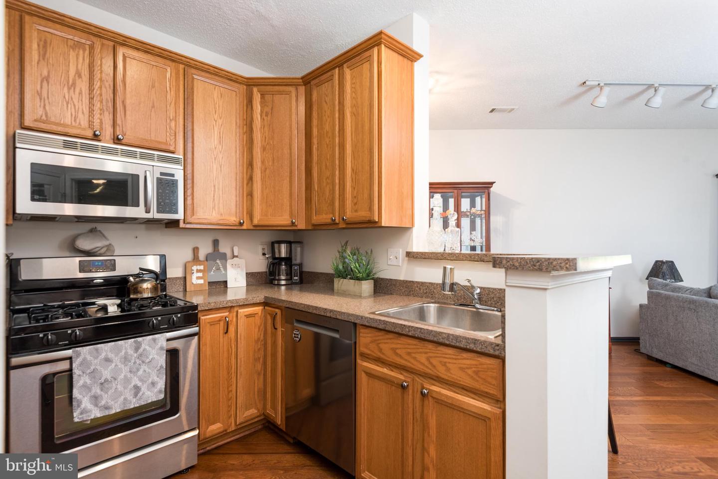 6011 ROSEBUD LN #101, CENTREVILLE, Virginia 20121, 1 Bedroom Bedrooms, ,1 BathroomBathrooms,Residential,For sale,6011 ROSEBUD LN #101,VAFX2259188 MLS # VAFX2259188