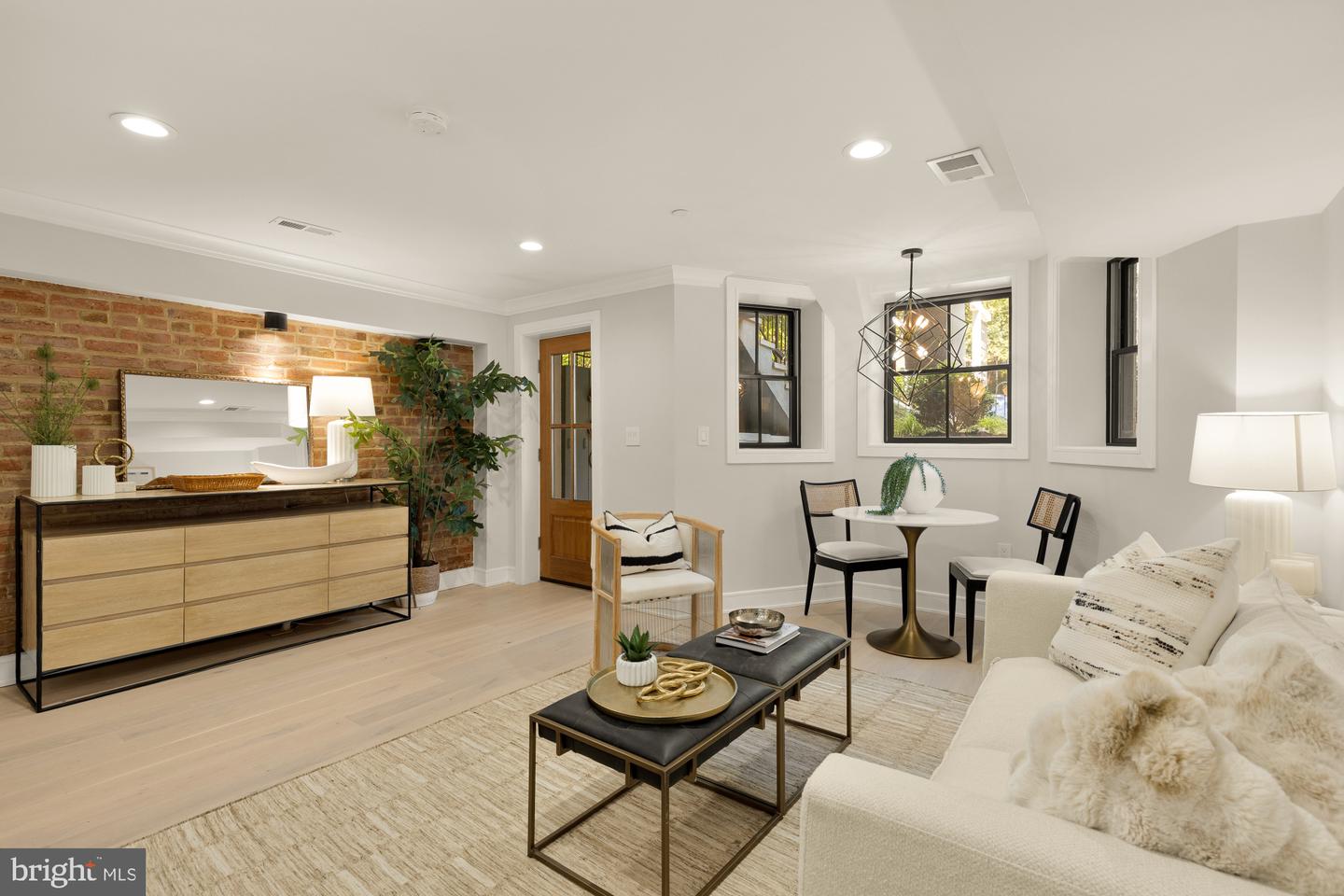 647 G ST SE #2, WASHINGTON, District Of Columbia 20003, 2 Bedrooms Bedrooms, ,2 BathroomsBathrooms,Residential,For sale,647 G ST SE #2,DCDC2213500 MLS # DCDC2213500
