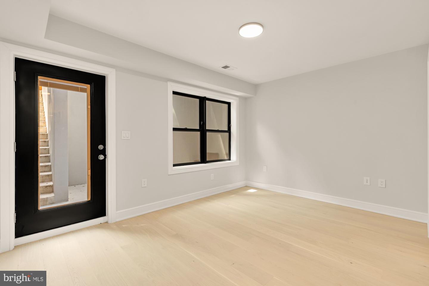 647 G ST SE #1, WASHINGTON, District Of Columbia 20003, 2 Bedrooms Bedrooms, ,2 BathroomsBathrooms,Residential,For sale,647 G ST SE #1,DCDC2213502 MLS # DCDC2213502
