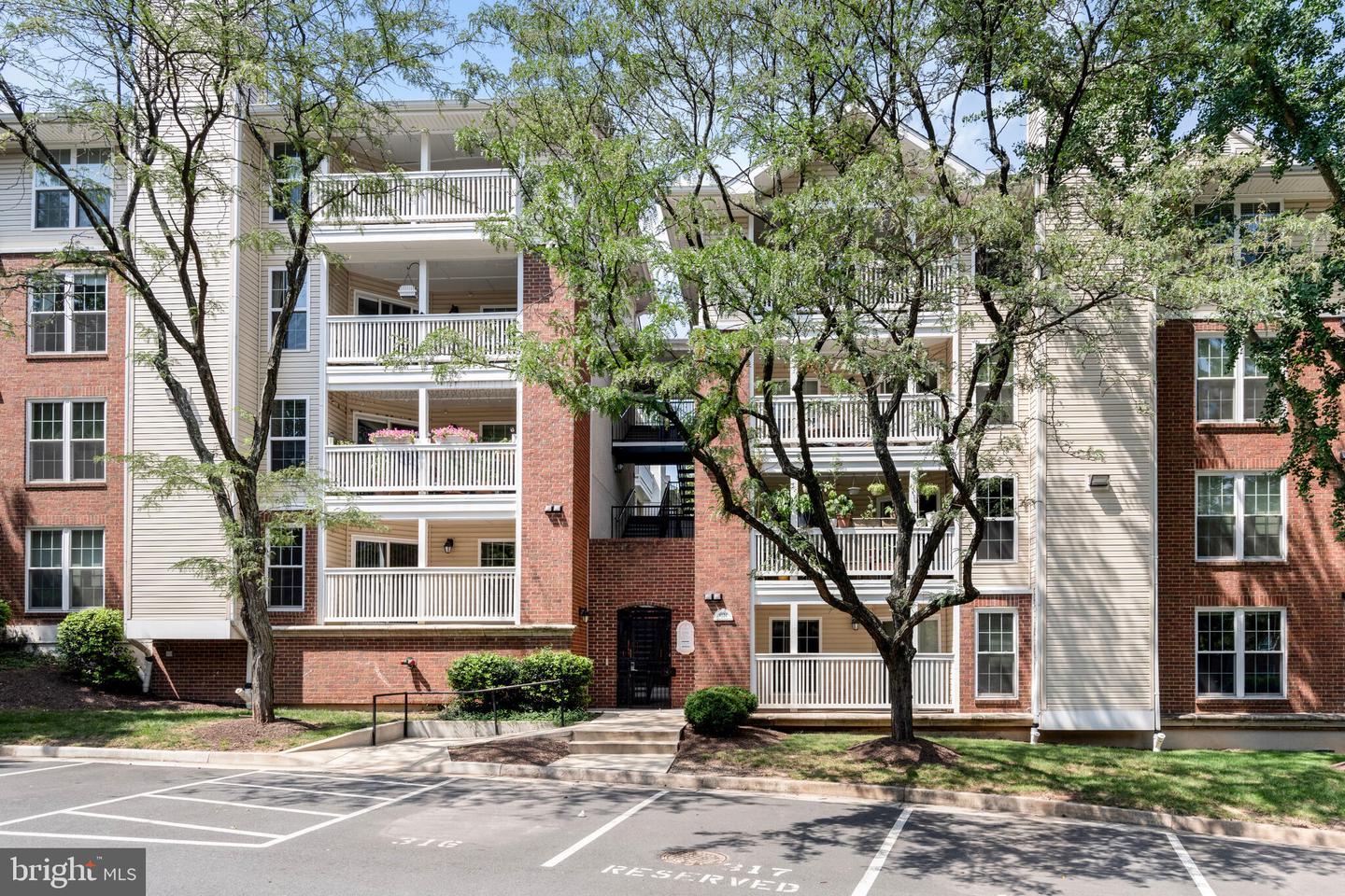 1524 LINCOLN WAY #406, MCLEAN, Virginia 22102, 1 Bedroom Bedrooms, ,1 BathroomBathrooms,Residential,For sale,1524 LINCOLN WAY #406,VAFX2259218 MLS # VAFX2259218
