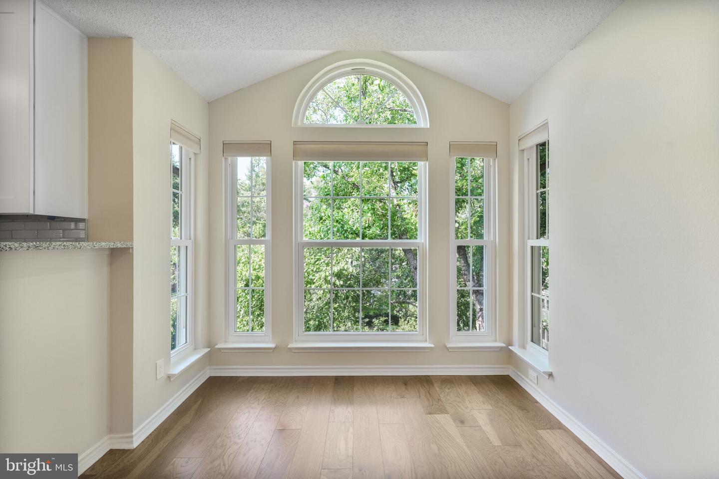 1524 LINCOLN WAY #406, MCLEAN, Virginia 22102, 1 Bedroom Bedrooms, ,1 BathroomBathrooms,Residential,For sale,1524 LINCOLN WAY #406,VAFX2259218 MLS # VAFX2259218