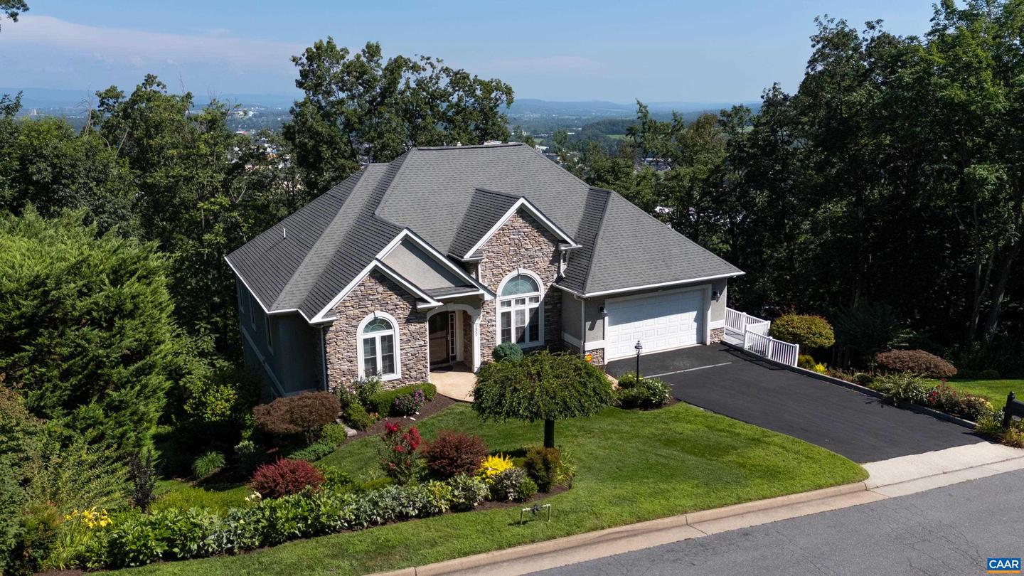 137 DIAMOND CT, HARRISONBURG, Virginia 22801, 7 Bedrooms Bedrooms, ,6 BathroomsBathrooms,Residential,For sale,137 DIAMOND CT,667435 MLS # 667435