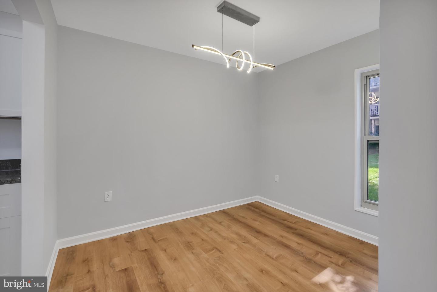 17 CANTERBURY SQ #103, ALEXANDRIA, Virginia 22304, 1 Bedroom Bedrooms, ,1 BathroomBathrooms,Residential,For sale,17 CANTERBURY SQ #103,VAAX2048168 MLS # VAAX2048168