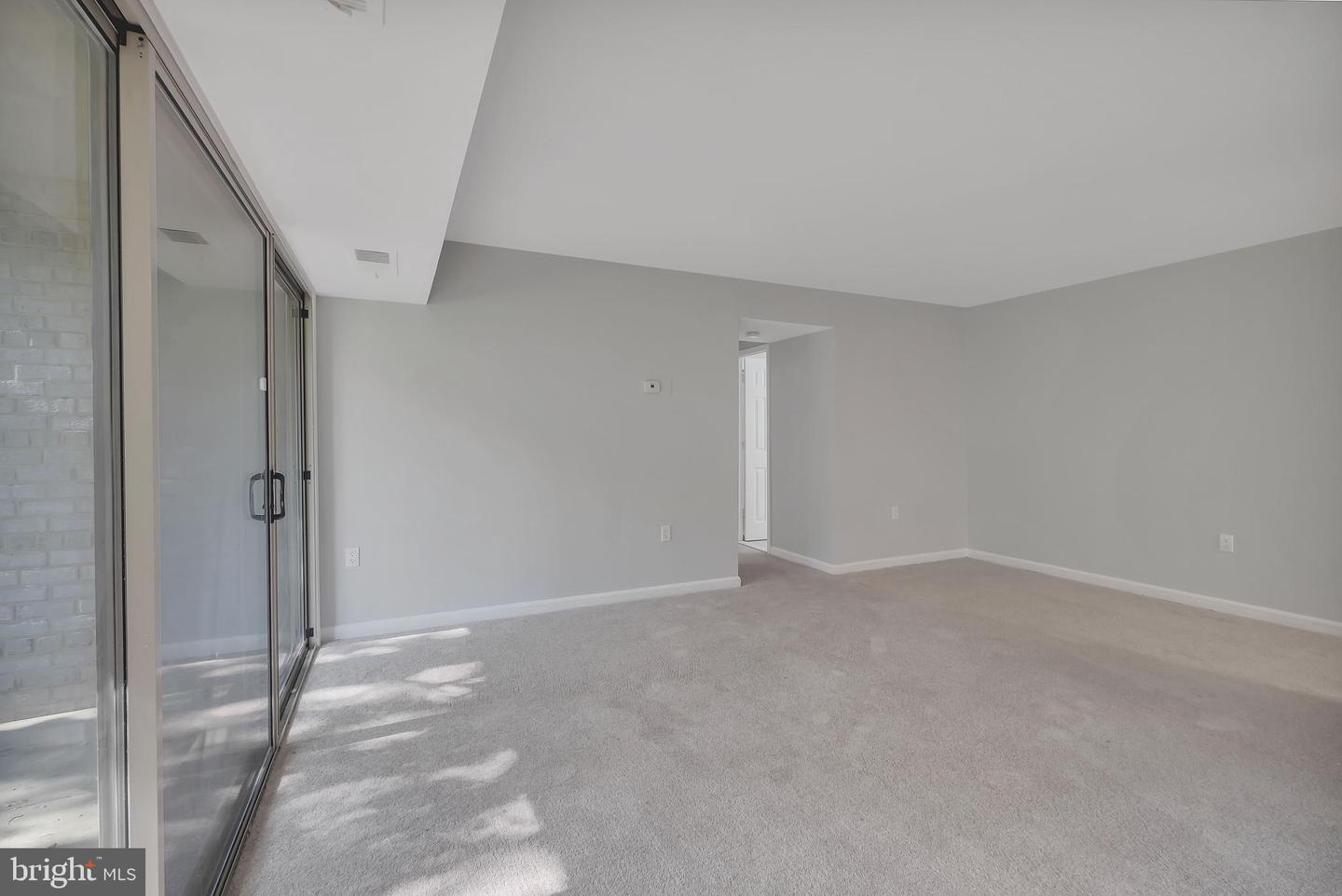 17 CANTERBURY SQ #103, ALEXANDRIA, Virginia 22304, 1 Bedroom Bedrooms, ,1 BathroomBathrooms,Residential,For sale,17 CANTERBURY SQ #103,VAAX2048168 MLS # VAAX2048168