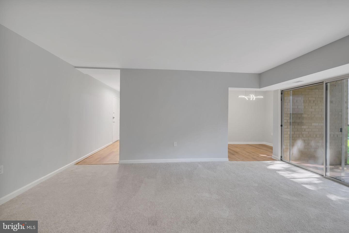 17 CANTERBURY SQ #103, ALEXANDRIA, Virginia 22304, 1 Bedroom Bedrooms, ,1 BathroomBathrooms,Residential,For sale,17 CANTERBURY SQ #103,VAAX2048168 MLS # VAAX2048168