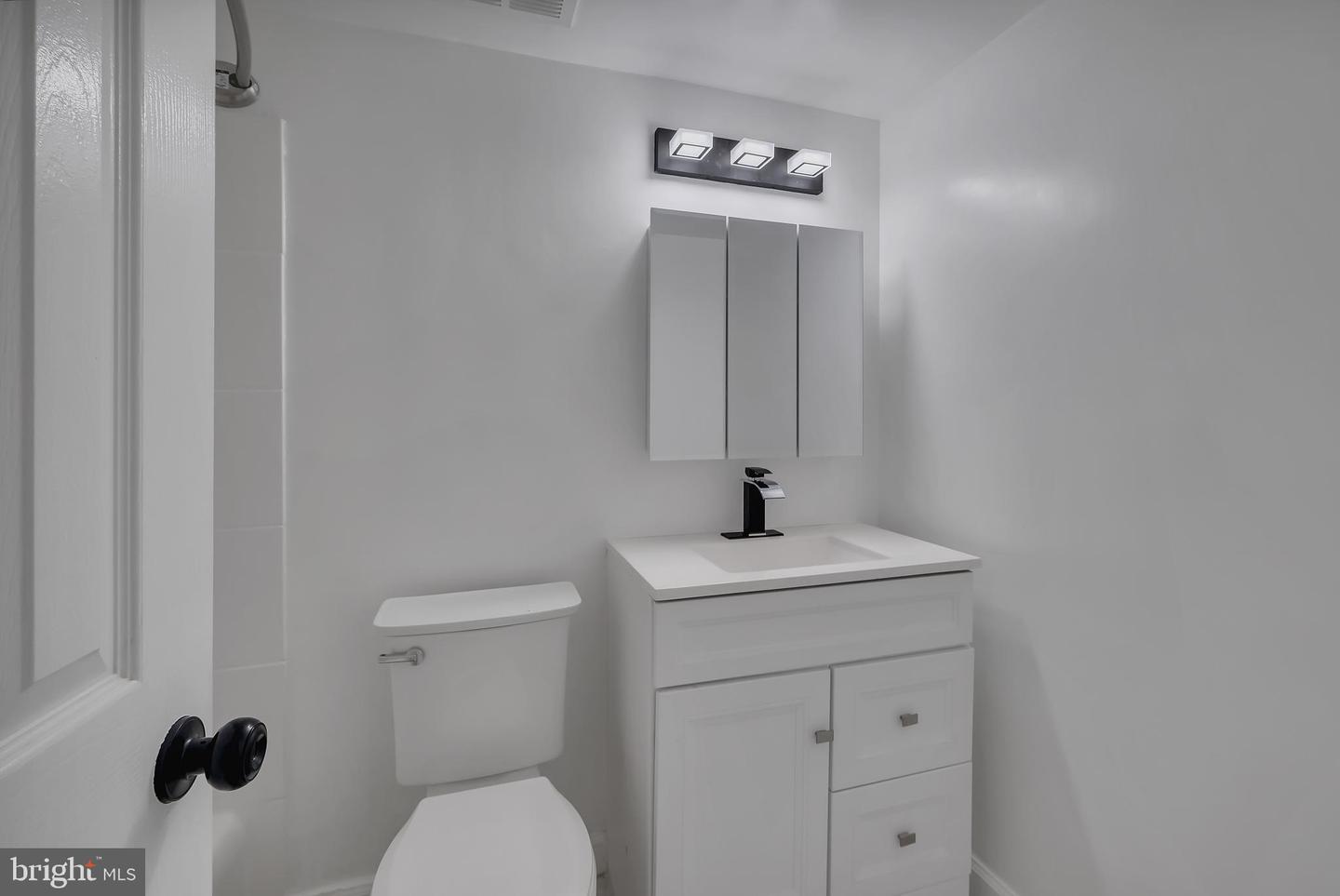 17 CANTERBURY SQ #103, ALEXANDRIA, Virginia 22304, 1 Bedroom Bedrooms, ,1 BathroomBathrooms,Residential,For sale,17 CANTERBURY SQ #103,VAAX2048168 MLS # VAAX2048168