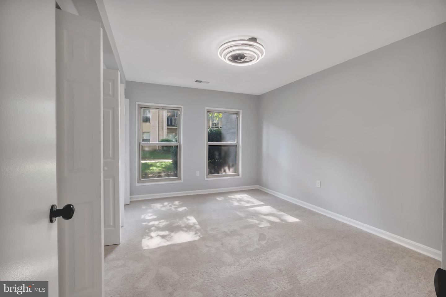 17 CANTERBURY SQ #103, ALEXANDRIA, Virginia 22304, 1 Bedroom Bedrooms, ,1 BathroomBathrooms,Residential,For sale,17 CANTERBURY SQ #103,VAAX2048168 MLS # VAAX2048168