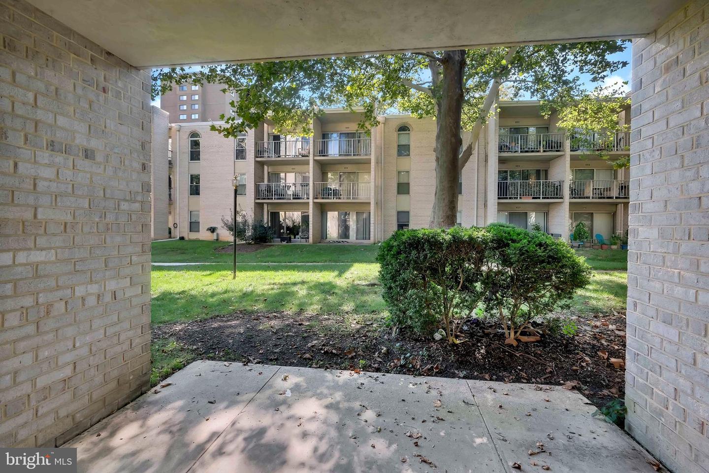 17 CANTERBURY SQ #103, ALEXANDRIA, Virginia 22304, 1 Bedroom Bedrooms, ,1 BathroomBathrooms,Residential,For sale,17 CANTERBURY SQ #103,VAAX2048168 MLS # VAAX2048168