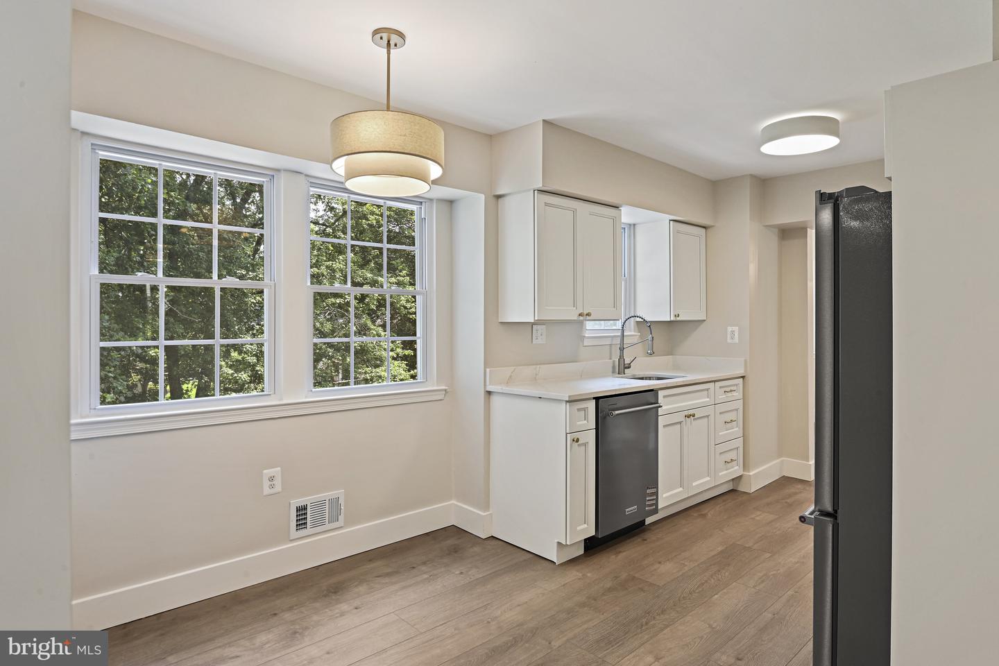 9060 BROOK FORD RD, BURKE, Virginia 22015, 5 Bedrooms Bedrooms, ,3 BathroomsBathrooms,Residential,For sale,9060 BROOK FORD RD,VAFX2259128 MLS # VAFX2259128