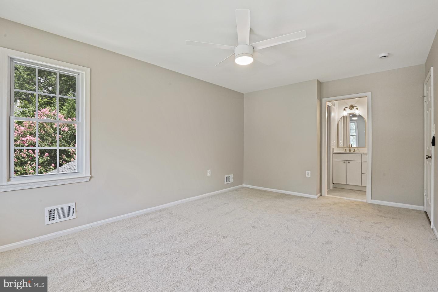9060 BROOK FORD RD, BURKE, Virginia 22015, 5 Bedrooms Bedrooms, ,3 BathroomsBathrooms,Residential,For sale,9060 BROOK FORD RD,VAFX2259128 MLS # VAFX2259128