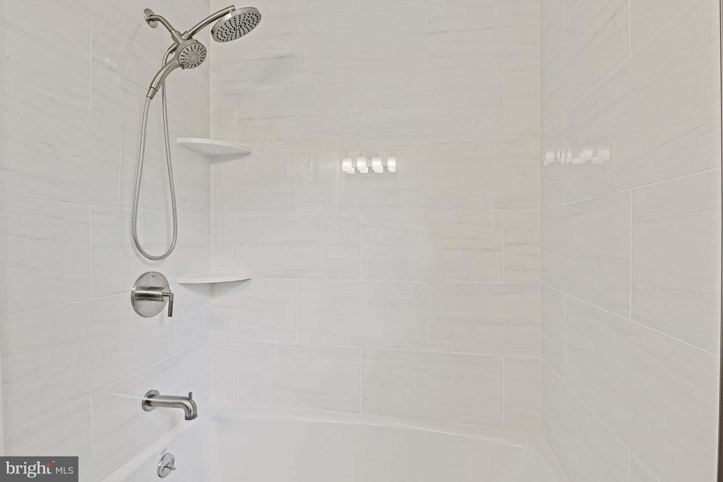 9060 BROOK FORD RD, BURKE, Virginia 22015, 5 Bedrooms Bedrooms, ,3 BathroomsBathrooms,Residential,For sale,9060 BROOK FORD RD,VAFX2259128 MLS # VAFX2259128