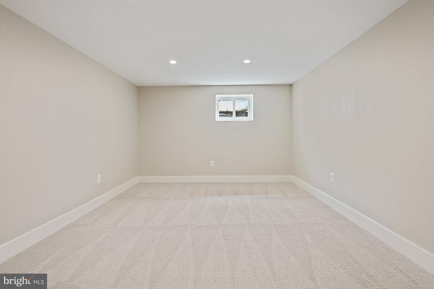 9060 BROOK FORD RD, BURKE, Virginia 22015, 5 Bedrooms Bedrooms, ,3 BathroomsBathrooms,Residential,For sale,9060 BROOK FORD RD,VAFX2259128 MLS # VAFX2259128