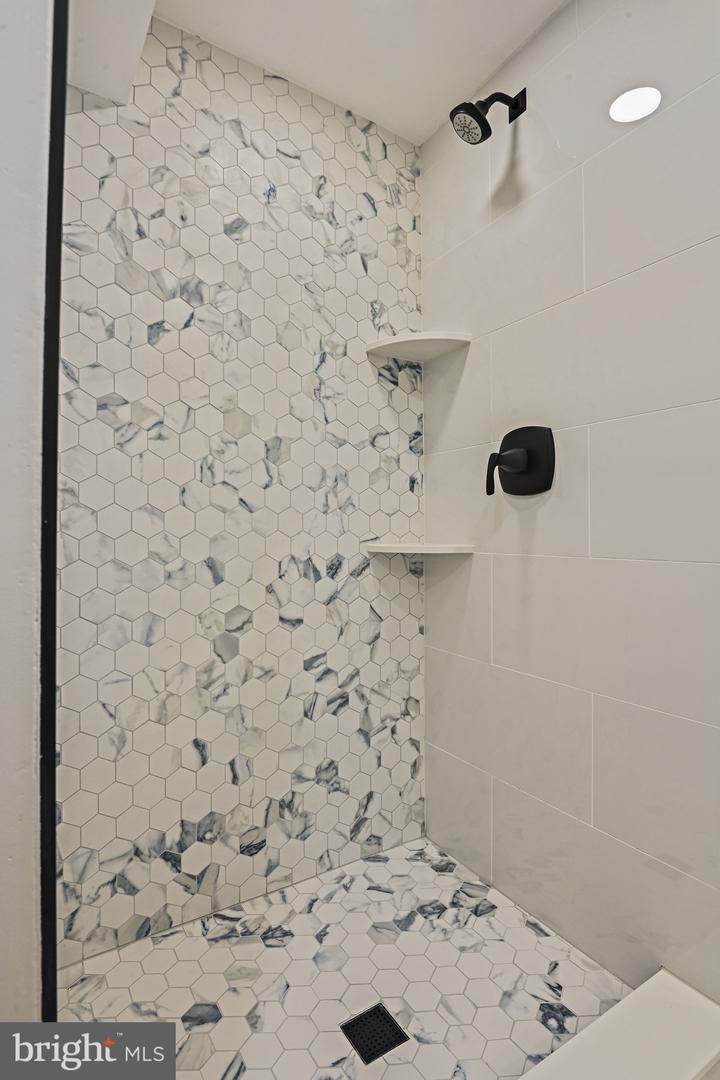 9060 BROOK FORD RD, BURKE, Virginia 22015, 5 Bedrooms Bedrooms, ,3 BathroomsBathrooms,Residential,For sale,9060 BROOK FORD RD,VAFX2259128 MLS # VAFX2259128
