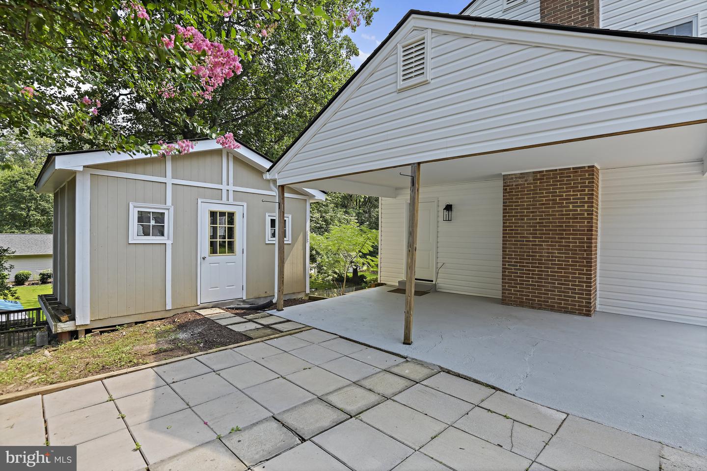 9060 BROOK FORD RD, BURKE, Virginia 22015, 5 Bedrooms Bedrooms, ,3 BathroomsBathrooms,Residential,For sale,9060 BROOK FORD RD,VAFX2259128 MLS # VAFX2259128