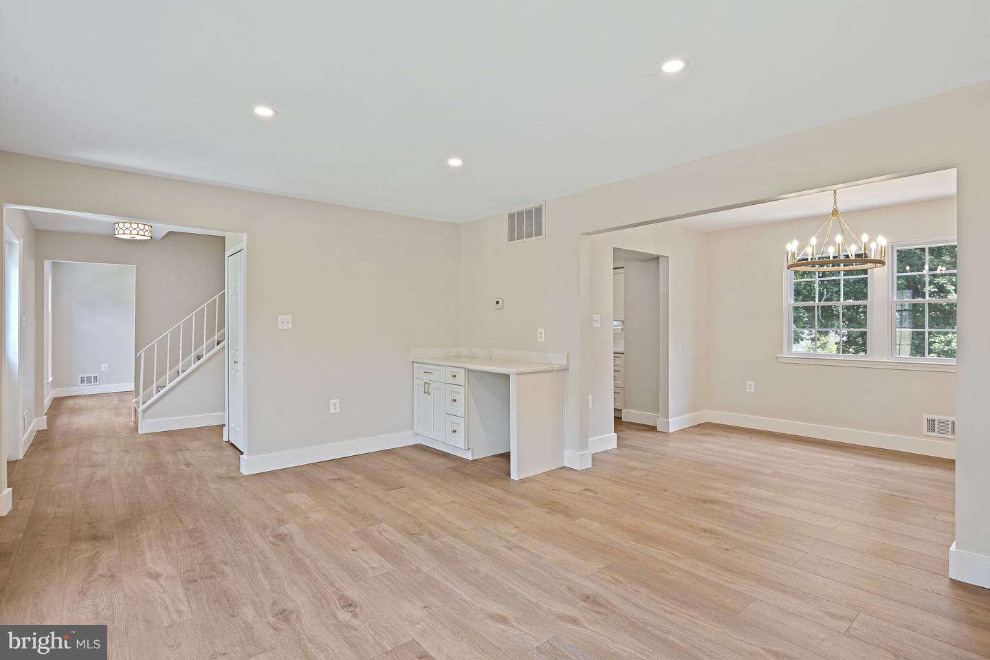 9060 BROOK FORD RD, BURKE, Virginia 22015, 5 Bedrooms Bedrooms, ,3 BathroomsBathrooms,Residential,For sale,9060 BROOK FORD RD,VAFX2259128 MLS # VAFX2259128