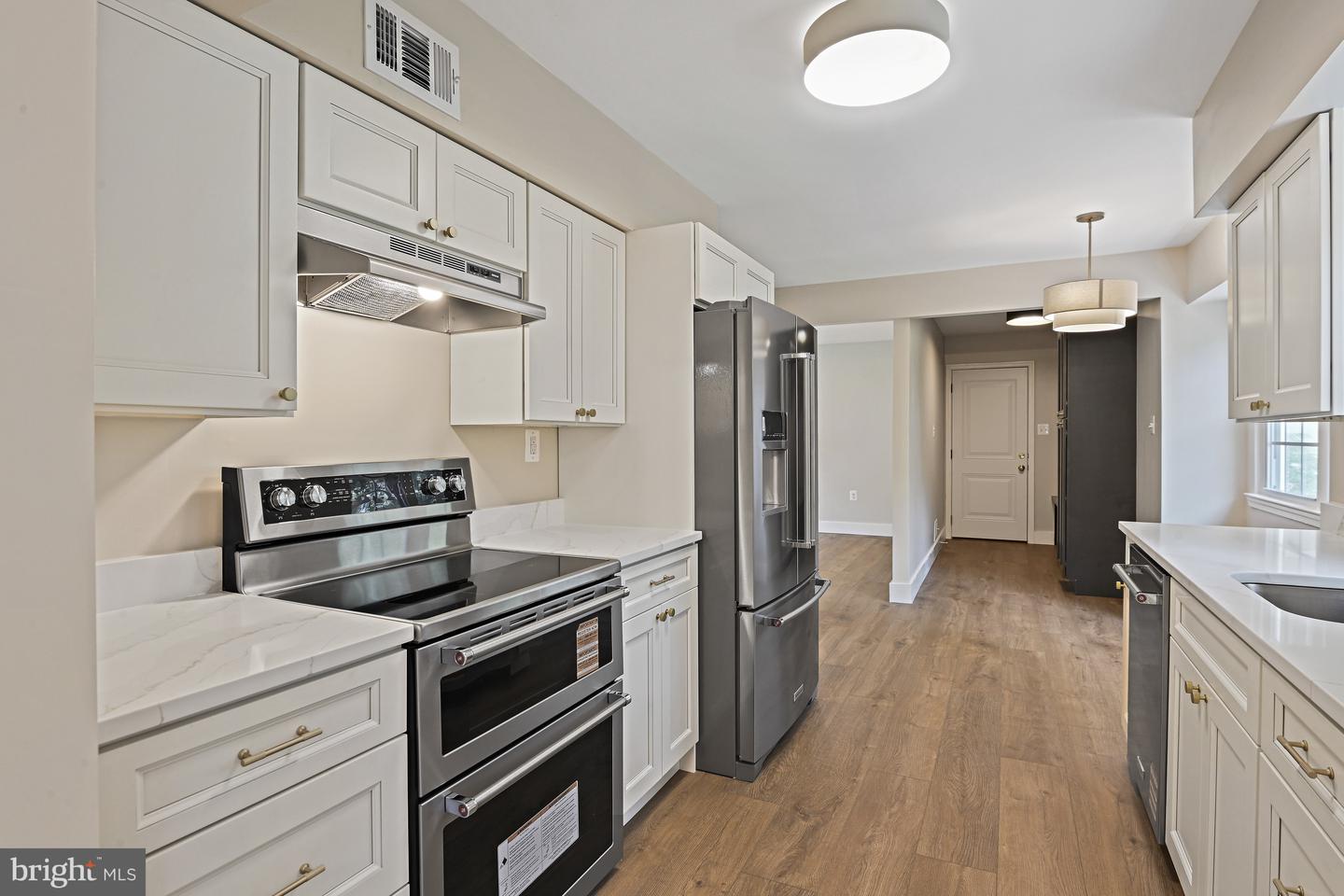 9060 BROOK FORD RD, BURKE, Virginia 22015, 5 Bedrooms Bedrooms, ,3 BathroomsBathrooms,Residential,For sale,9060 BROOK FORD RD,VAFX2259128 MLS # VAFX2259128