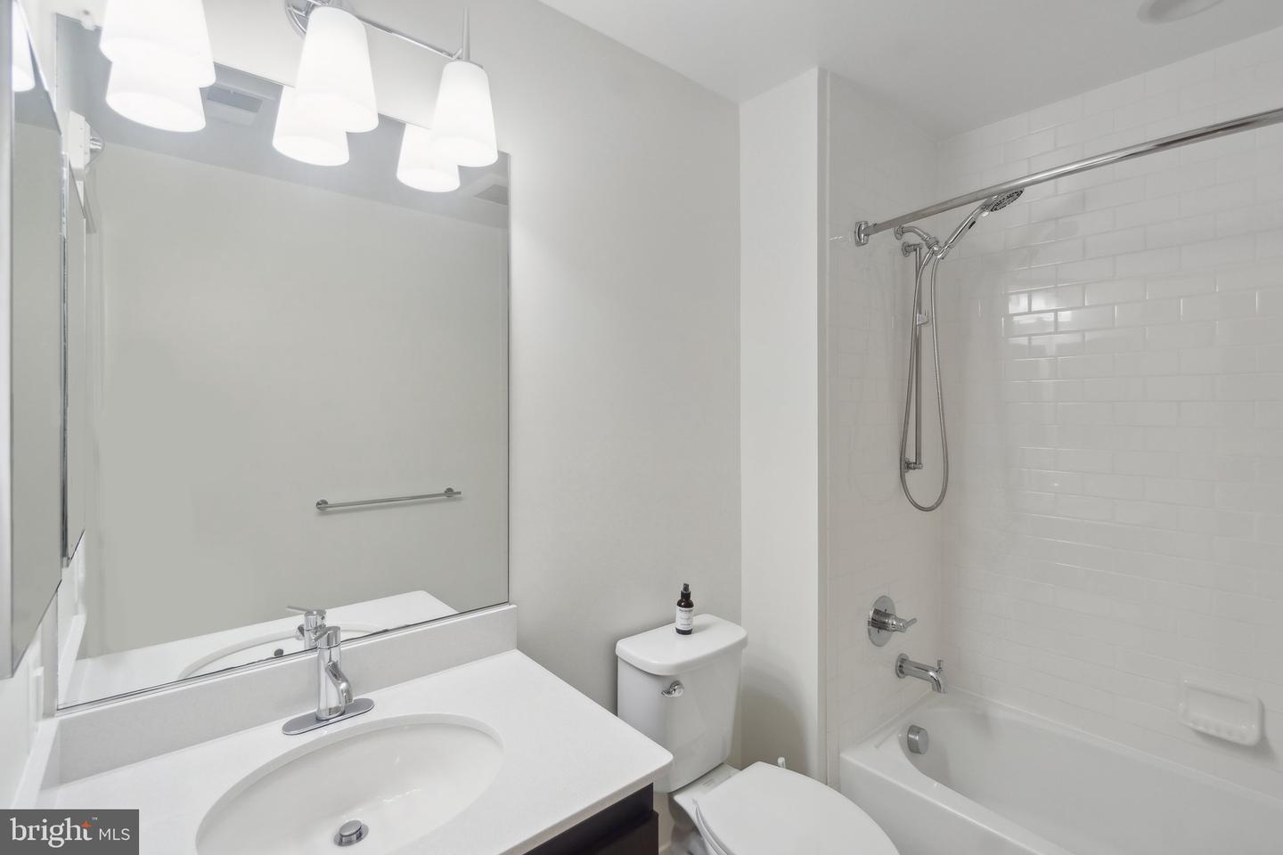 1115 H ST NE #302, WASHINGTON, District Of Columbia 20002, 1 Bedroom Bedrooms, ,1 BathroomBathrooms,Residential,For sale,1115 H ST NE #302,DCDC2213448 MLS # DCDC2213448