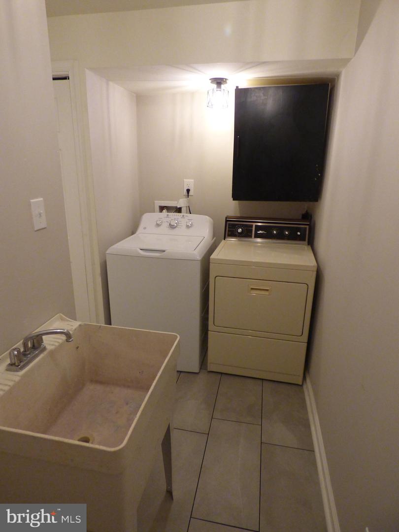 6123 ROCKY WAY CT, CENTREVILLE, Virginia 20120, 3 Bedrooms Bedrooms, ,2 BathroomsBathrooms,Residential,For sale,6123 ROCKY WAY CT,VAFX2259166 MLS # VAFX2259166