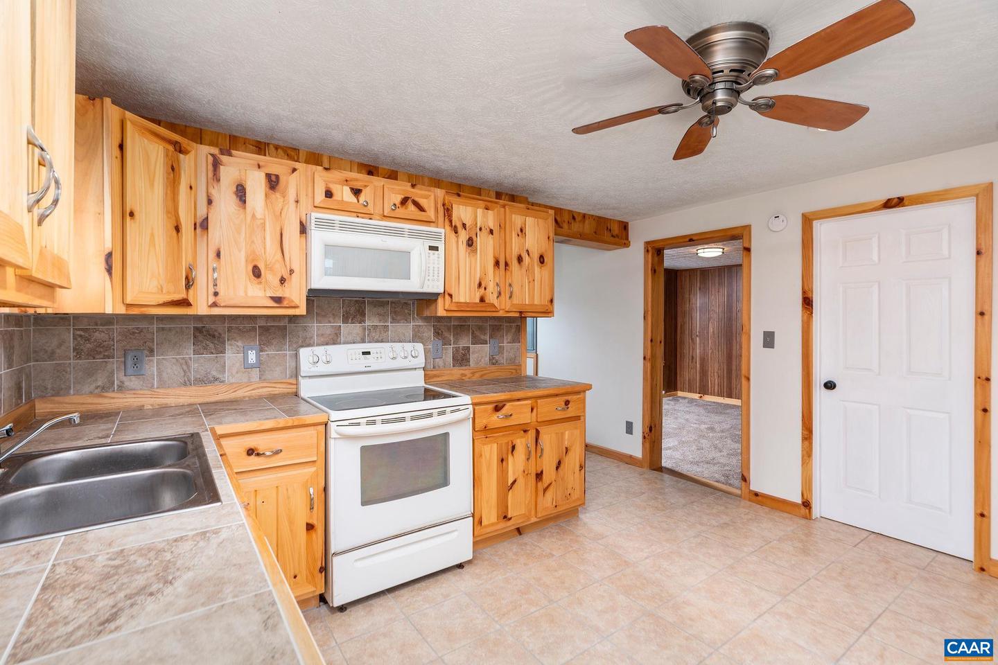 816 NEWTOWN RD, ELKTON, Virginia 22973, 3 Bedrooms Bedrooms, ,1 BathroomBathrooms,Residential,For sale,816 NEWTOWN RD,667426 MLS # 667426