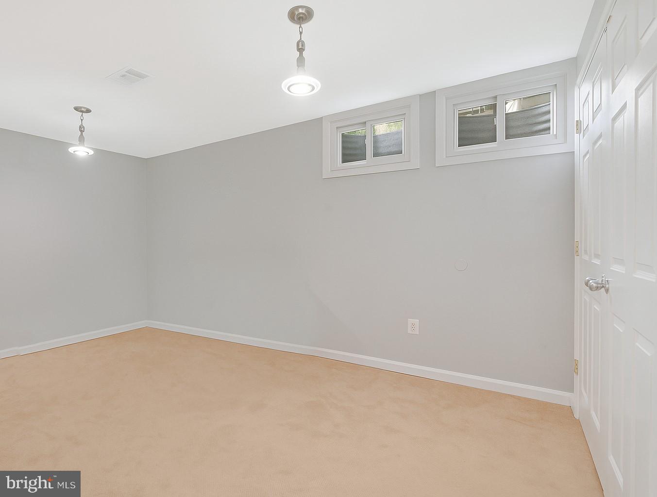 14804 HANCOCK CT, CENTREVILLE, Virginia 20120, 4 Bedrooms Bedrooms, ,2 BathroomsBathrooms,Residential,For sale,14804 HANCOCK CT,VAFX2259216 MLS # VAFX2259216