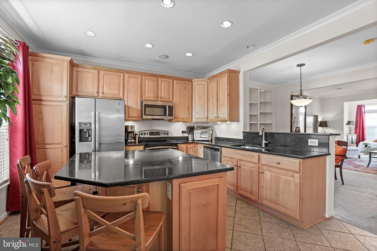 12 BAY VIEW LN, COLONIAL BEACH, Virginia 22443, 4 Bedrooms Bedrooms, 15 Rooms Rooms,3 BathroomsBathrooms,Residential,For sale,12 BAY VIEW LN,VAWE2009448 MLS # VAWE2009448
