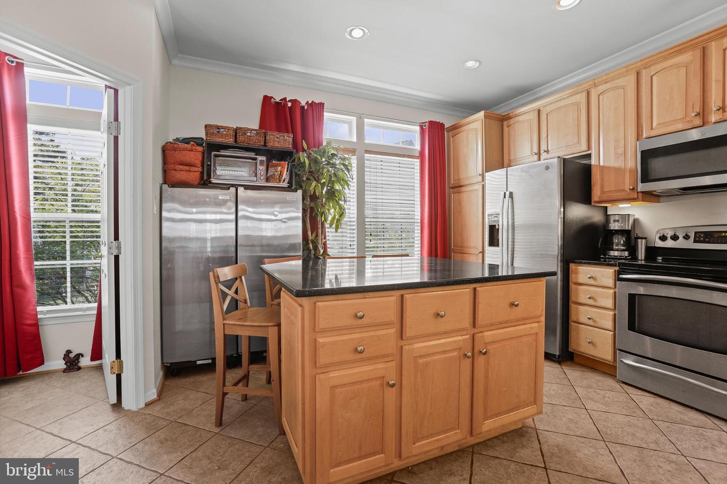 12 BAY VIEW LN, COLONIAL BEACH, Virginia 22443, 4 Bedrooms Bedrooms, 15 Rooms Rooms,3 BathroomsBathrooms,Residential,For sale,12 BAY VIEW LN,VAWE2009448 MLS # VAWE2009448