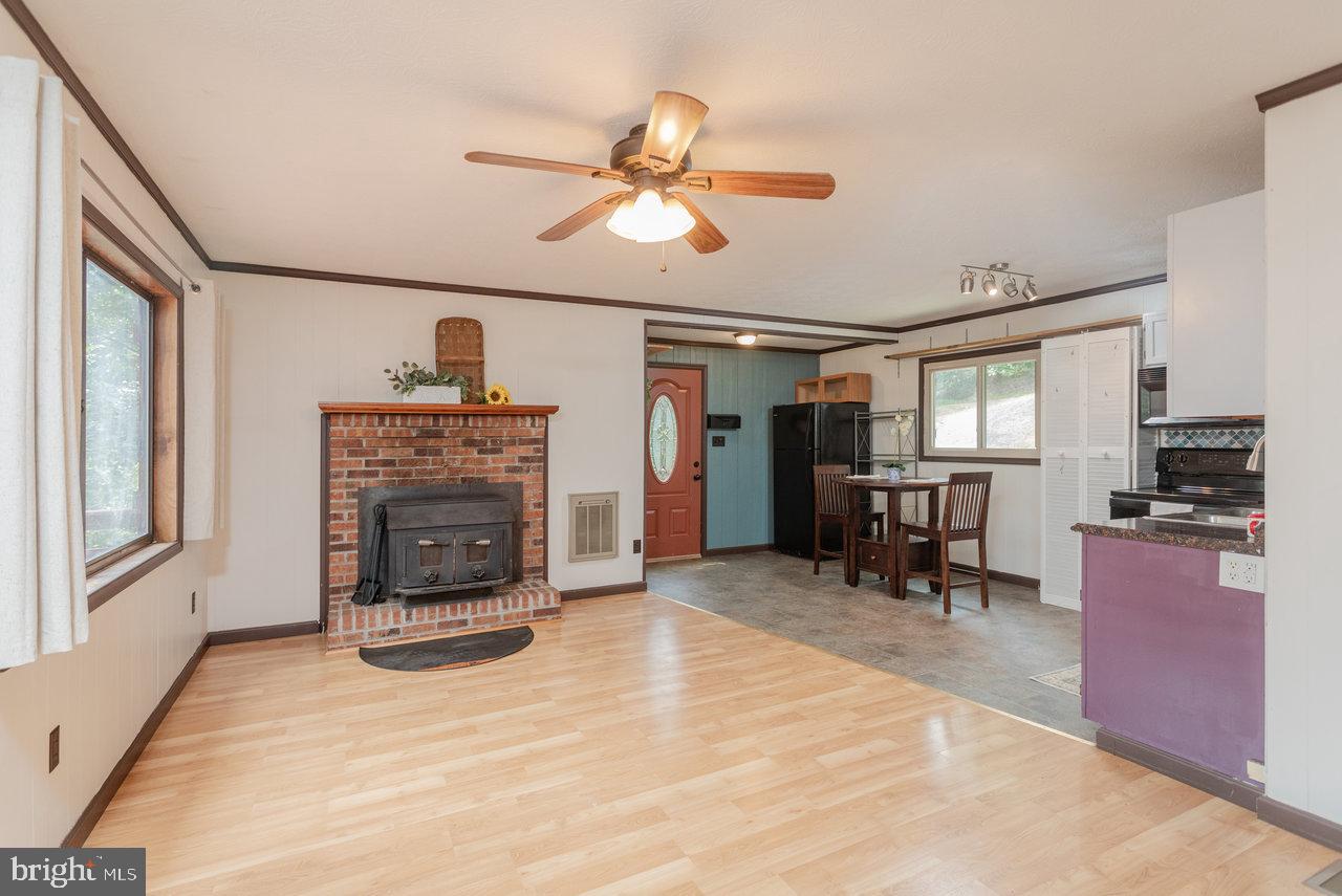17341 STARSTONE DR, BROADWAY, Virginia 22815, 2 Bedrooms Bedrooms, 3 Rooms Rooms,1 BathroomBathrooms,Residential,For sale,17341 STARSTONE DR,VARO2002474 MLS # VARO2002474