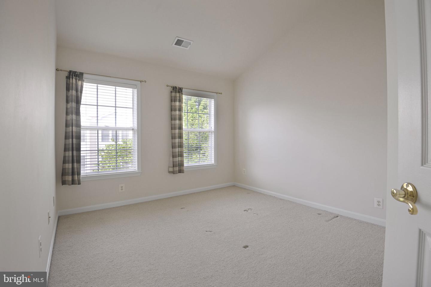 46186 AISQUITH TER, STERLING, Virginia 20165, 3 Bedrooms Bedrooms, 12 Rooms Rooms,3 BathroomsBathrooms,Residential,For sale,46186 AISQUITH TER,VALO2103838 MLS # VALO2103838