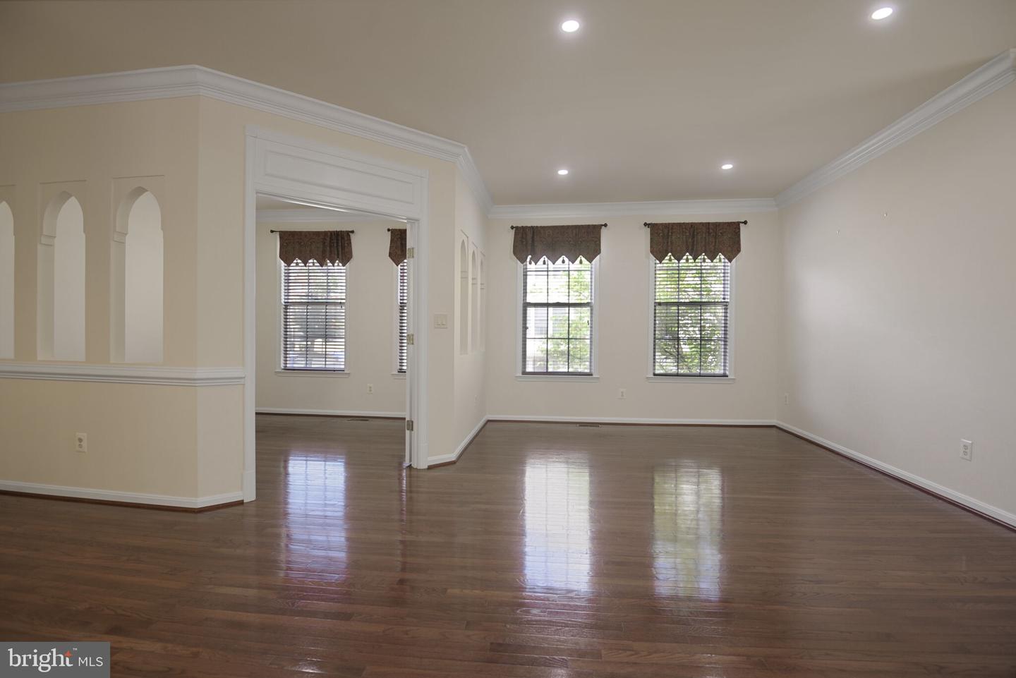 46186 AISQUITH TER, STERLING, Virginia 20165, 3 Bedrooms Bedrooms, 12 Rooms Rooms,3 BathroomsBathrooms,Residential,For sale,46186 AISQUITH TER,VALO2103838 MLS # VALO2103838