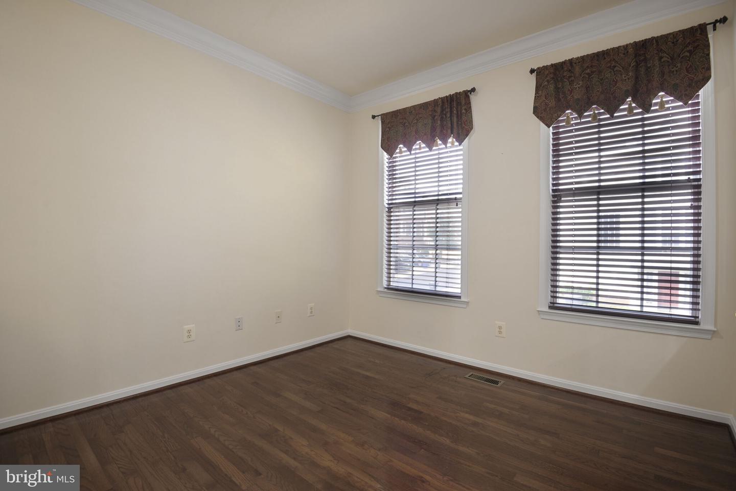 46186 AISQUITH TER, STERLING, Virginia 20165, 3 Bedrooms Bedrooms, 12 Rooms Rooms,3 BathroomsBathrooms,Residential,For sale,46186 AISQUITH TER,VALO2103838 MLS # VALO2103838